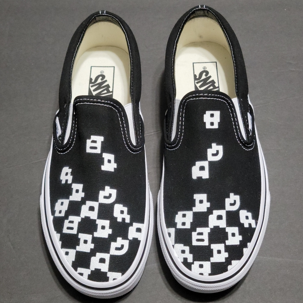 NWOT VANS UNISEX SLIP ON SHOES